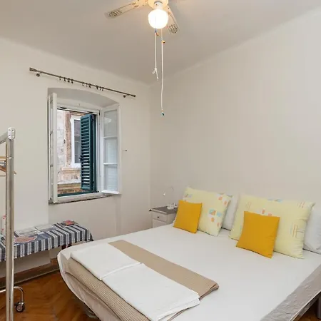 Buza House Bed and Breakfast