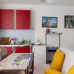 Bed & Breakfast Buza House