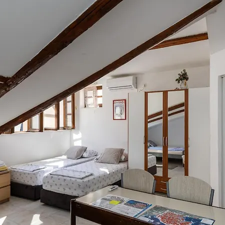 Buza House