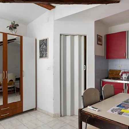 Buza House