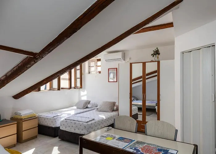 Buza House