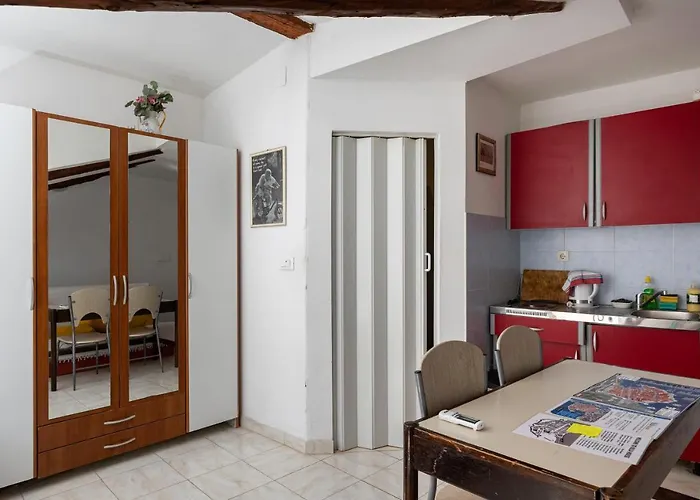 Buza House