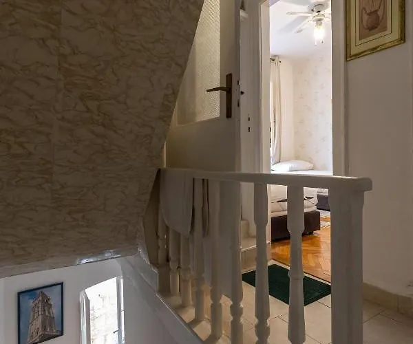 Buza House
