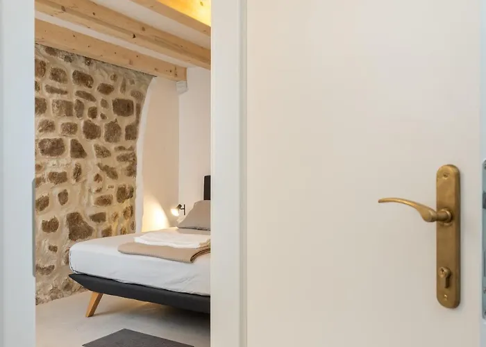 Buza House 3*