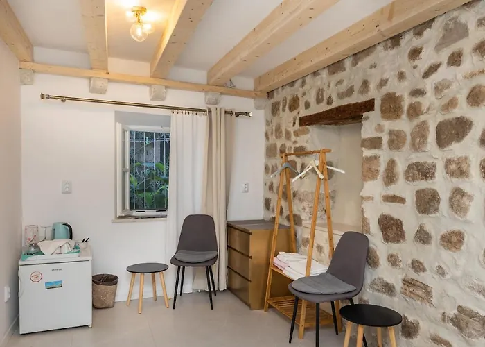 Buza House