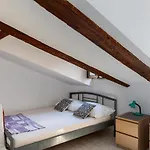 Buza House Bed & Breakfast