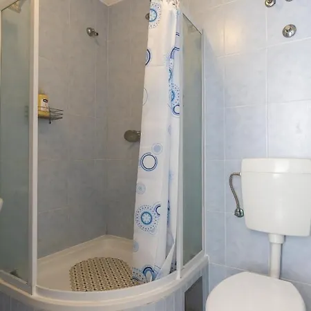krevet i doručak Buza House 3*