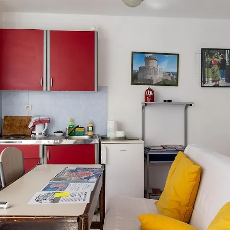 Bed & Breakfast Buza House