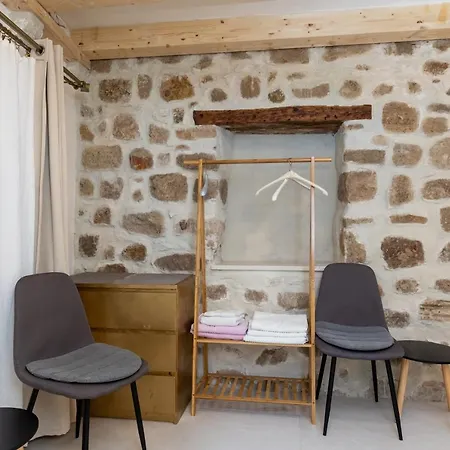 Bed & Breakfast Buza House *