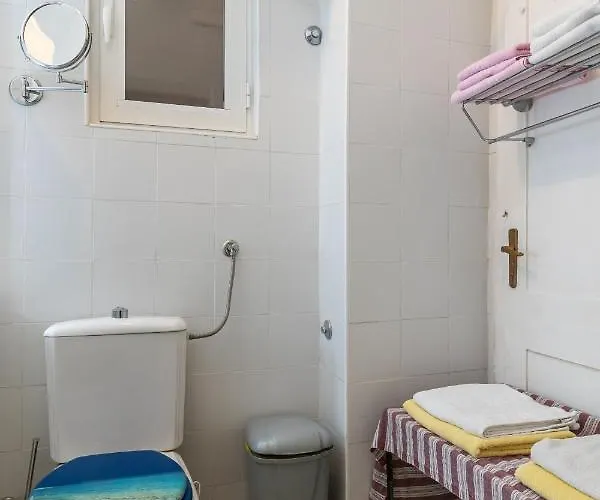 Bed & Breakfast Buza House *