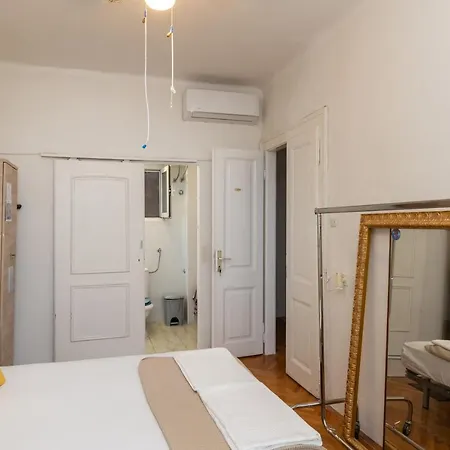 Buza House